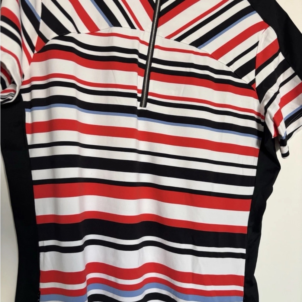 NWOT Tail Dress  Large White Black Red Short Sleeve 1/4 Zip Golf No Shorts - Picture 2 of 2